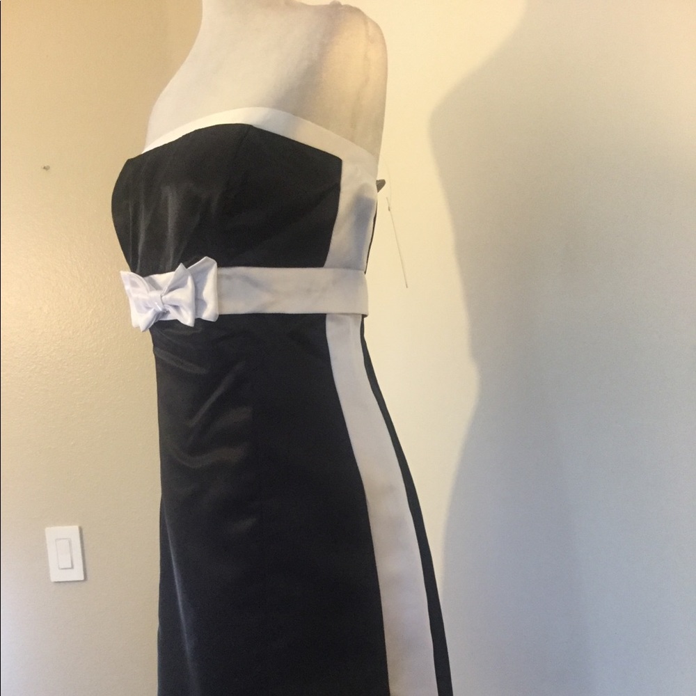 Dress - Picture 2 of 3